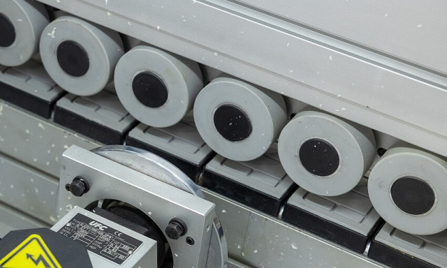 Автоматический кромкооблицовочный станок Excitech 736 Servo