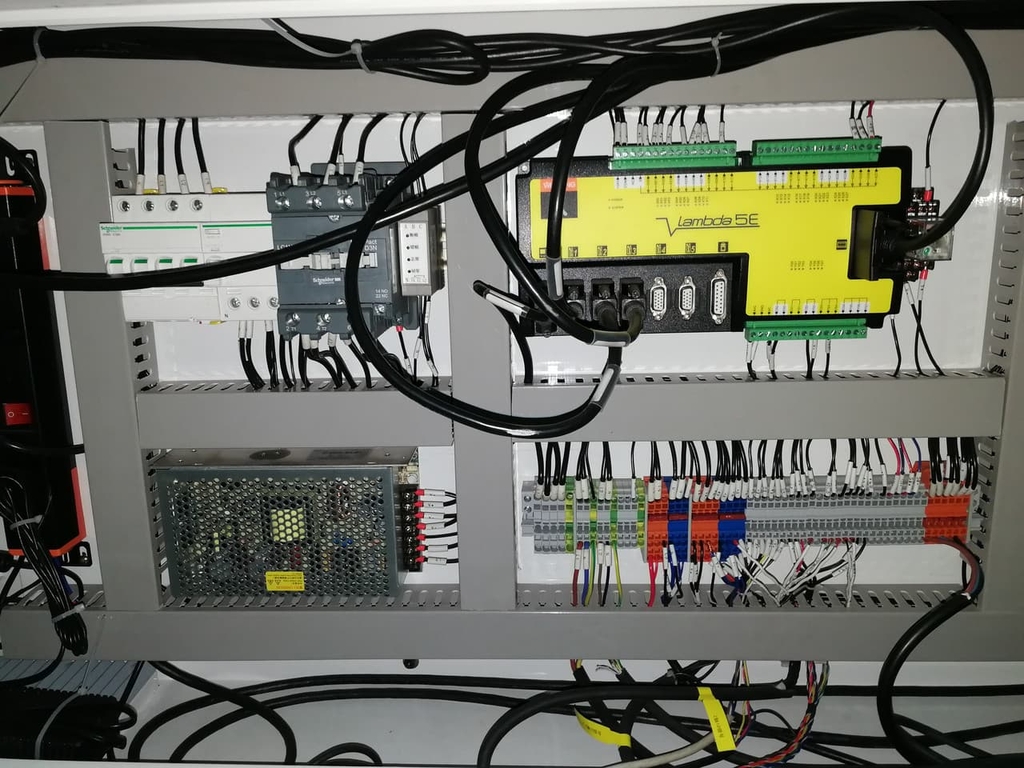 Оптоволоконный лазерный станок для резки металла LTT-3015C-1500