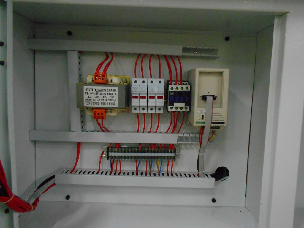 Кромкооблицовочный станок Ltt-F350А