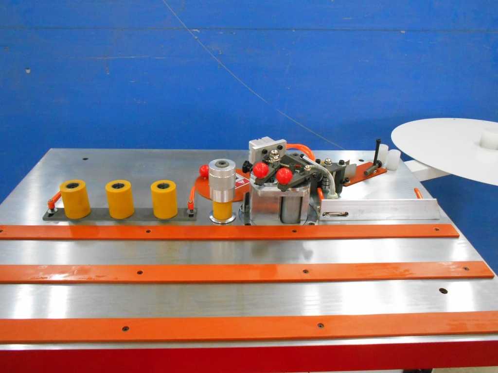 Кромкооблицовочный станок Ltt-F350А