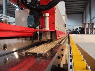 Автоматический кромкооблицовочный станок LTT YJ-365J