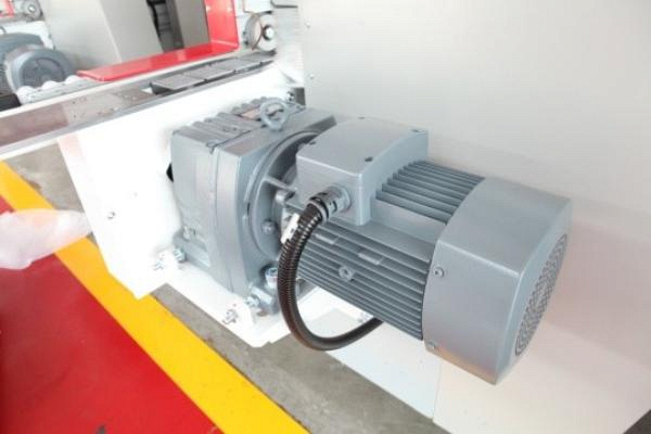 Автоматический кромкооблицовочный станок Nanxing NBC332S