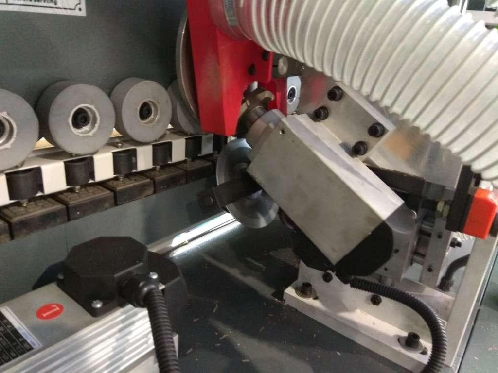 Автоматический кромкооблицовочный станок LTT MF368