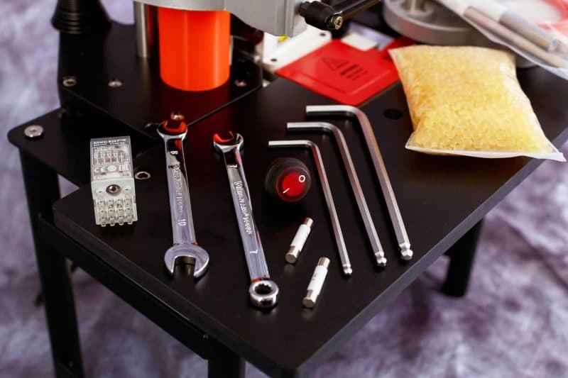 Ручной кромкооблицовочный станок KROM 750