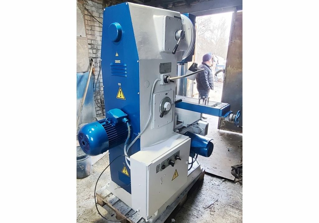 Вертикальный фрезерный станок 6К11 б/у