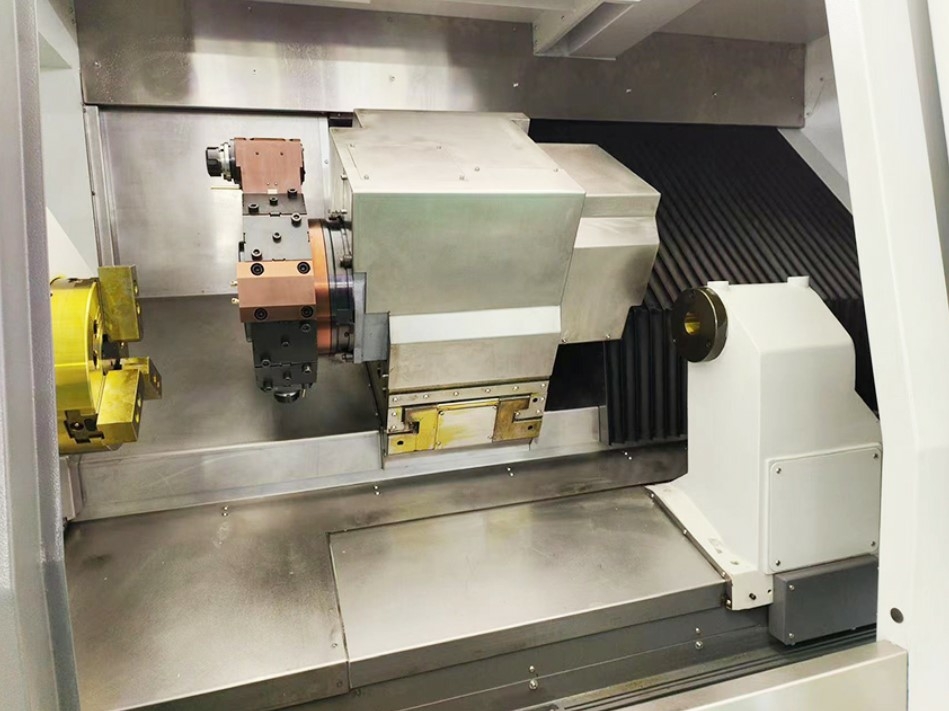 Токарный станок TC-700M/1000 с наклонной станиной