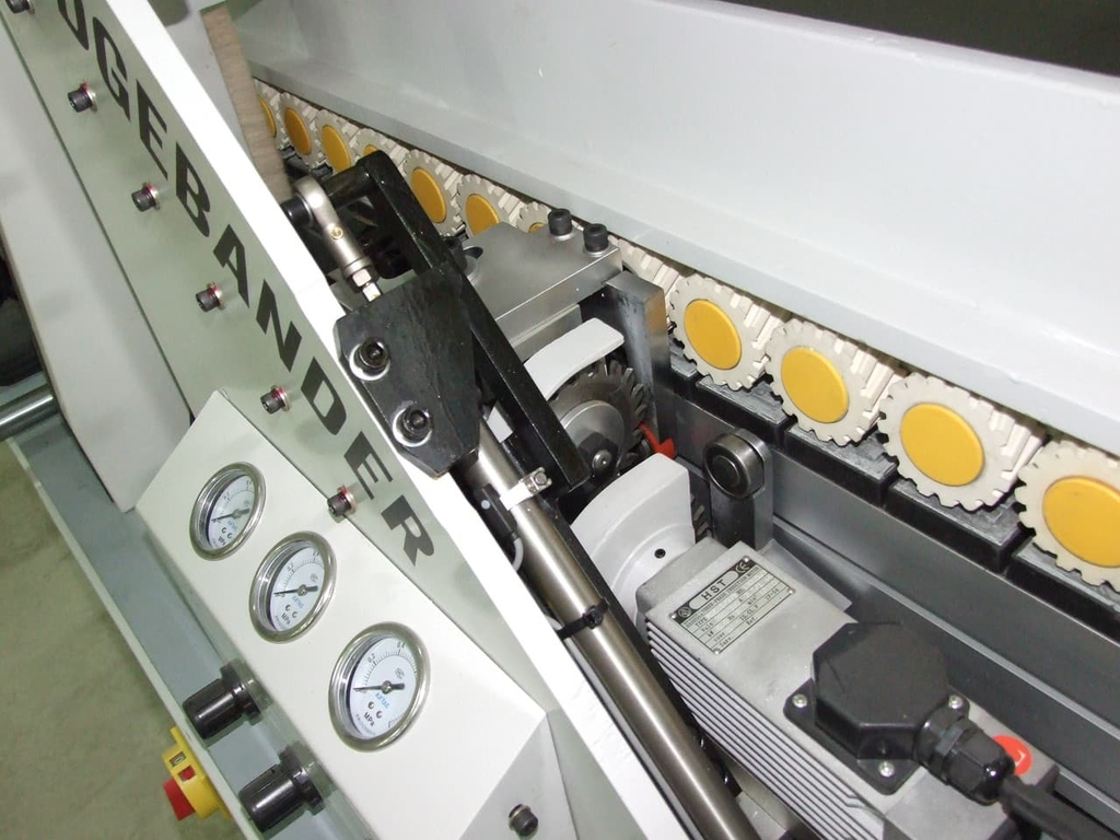 Автоматический кромкооблицовочный станок LTT MFB600T