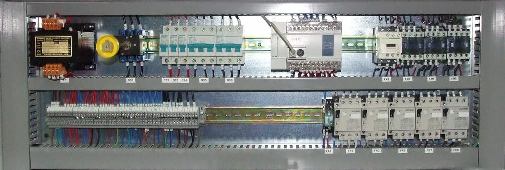 Автоматический кромкооблицовочный станок LTT MFB600T