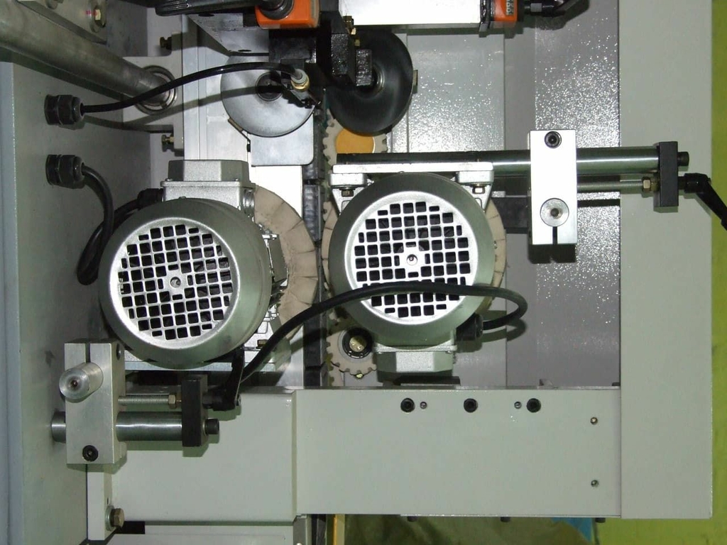 Автоматический кромкооблицовочный станок LTT MFB600T