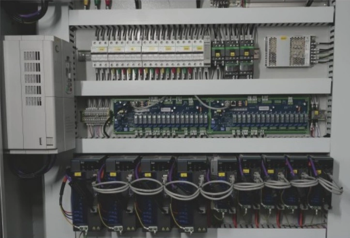 Пятиосевой обрабатывающий центр с ЧПУ JUNRAN JR-T4-32