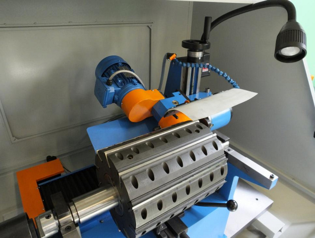 Станок для заточки тяжелых строгальных головок по задней грани LAKFAM ASP-631F G