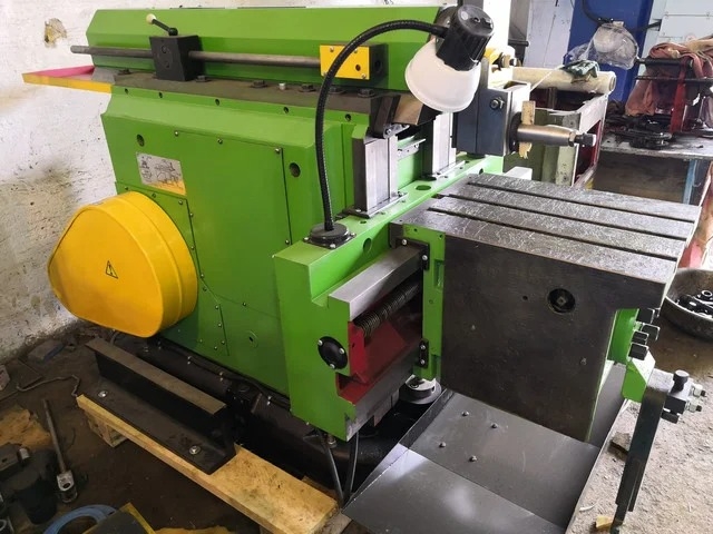 Поперечно-строгальный станок 7305ТД