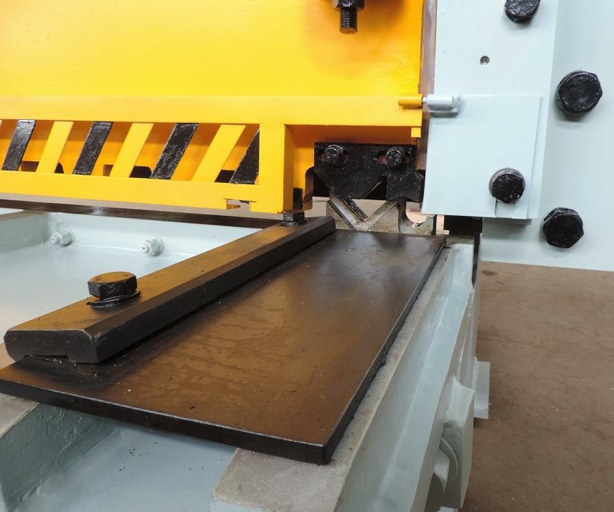 Ножницы гильотинные механические НЛ3424 (16х2500мм)