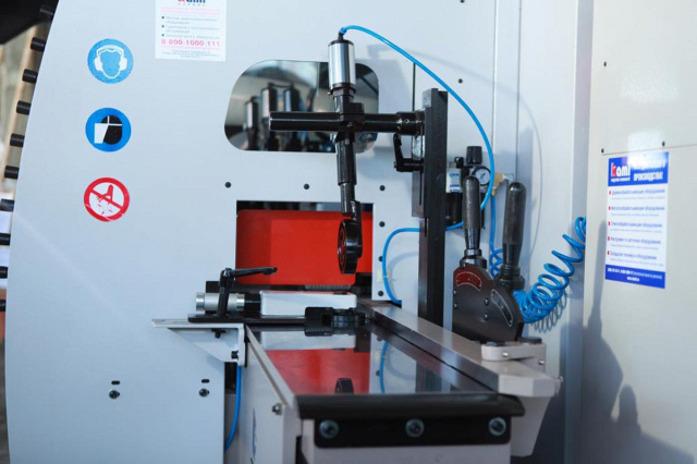 Четырехсторонний продольно-фрезерный станок QUADRO 723 AS