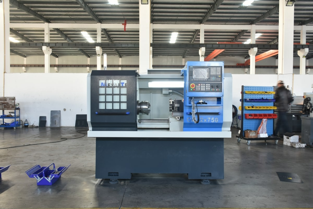 Токарный станок c ЧПУ с горизонтальной станиной MetalTec CK 32x750 metМК 322344