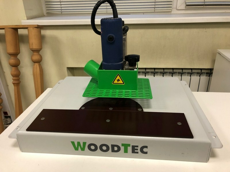 Фрезерный станок для снятия свесов кромочных материалов по пласти WoodTec D2