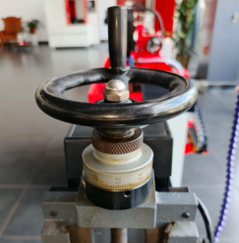 Заточные станки с магнитной плитой для дробильных и лущильных ножей ISM-АВ