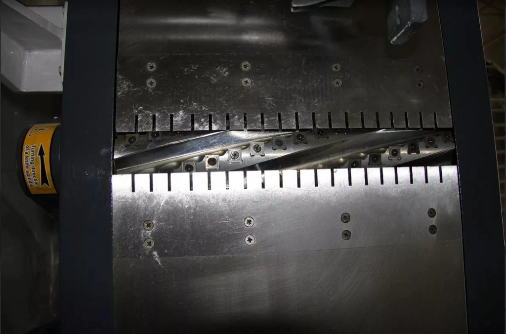 Фуговальные станки со спиральным валом SF 400W, SF 630W