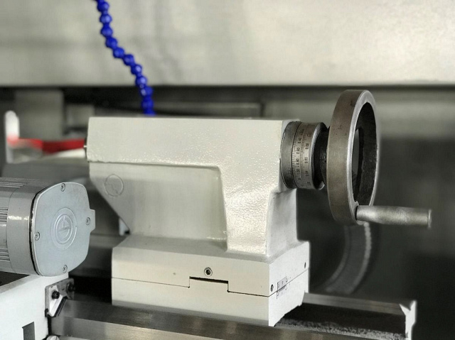 Токарный станок с ЧПУ 40/750