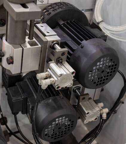 Автоматический кромкооблицовочный станок Excitech 736 Servo