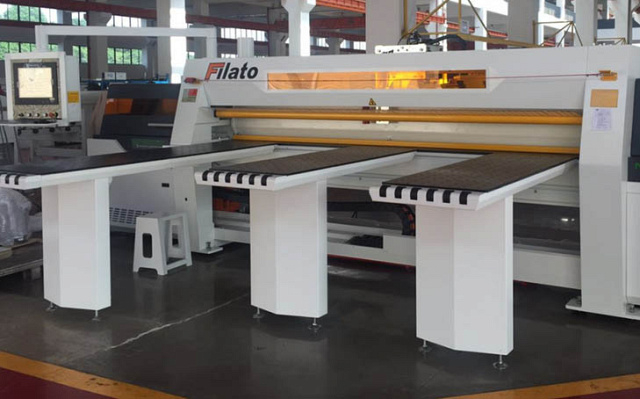 Раскроечный центр с задней загрузкой серии INDUSTRIAL Filato NPL-330HG