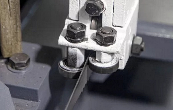 Полуавтоматический ленточнопильный станок IRONMAC CUT-350 CSAF (TOPWAY)