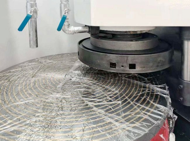 Плоскошлифовальный станок с круглым столом Univeq 50СNC