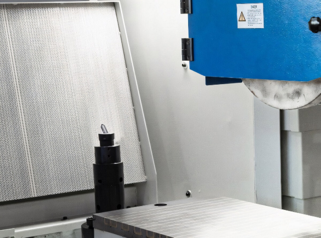 Плоскошлифовальный станок UNIVEQ USG 2063NC2 с контроллером (PLC)