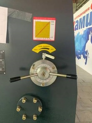 Гидравлические гильотинные ножницы IRONMAC SB-K 6x3200