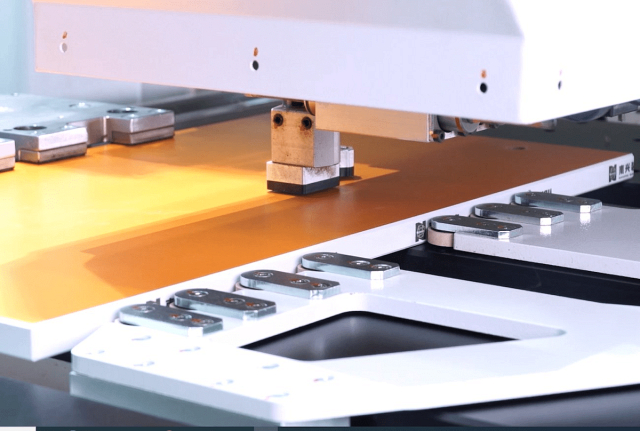 Сверлильно-присадочный центр с ЧПУ Nanxing NСB612S