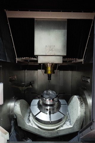 Фрезерный обрабатывающий центр IRONMAC IMU-5X 500 PRO