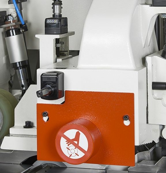 Четырехсторонние продольно-фрезерные станки Gau Jing серии GS для коротких деталей от 120мм