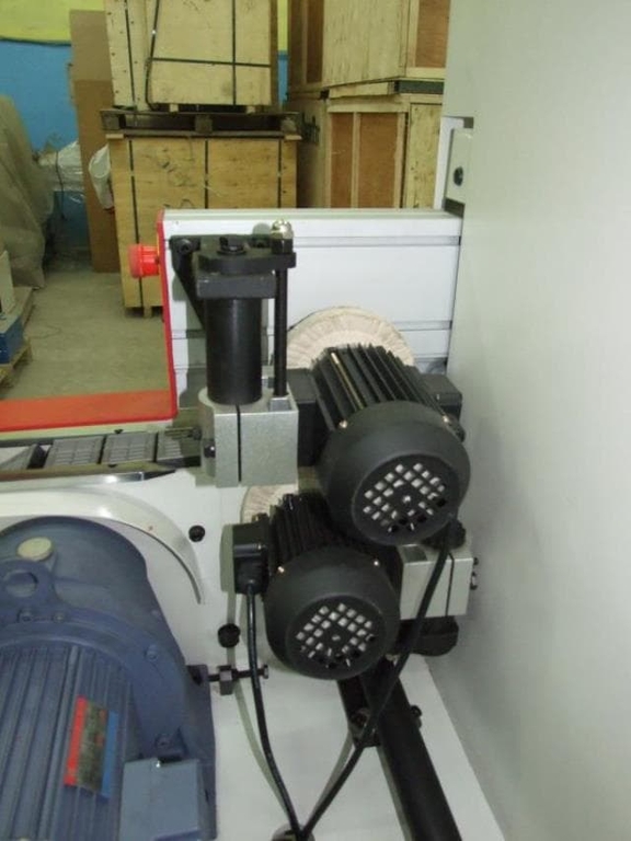 Автоматический кромкооблицовочный станок LTT-140