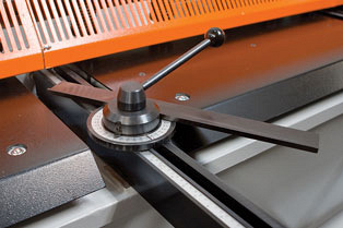 Электромеханические гильотинные ножницы ERMAKSAN GMR