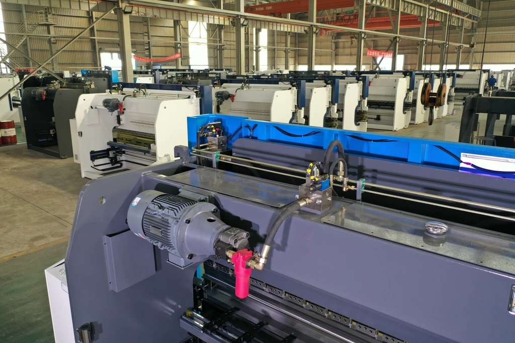 Листогибочный пресс MetalTec HBС 135/3200 4+1 ЧПУ МТ-15