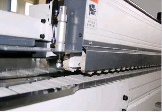 Кромкооблицовочный автоматический станок BJD-F750