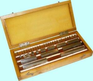 Наборы концевых мер длины № 2, кл.точн.1 (38 мер от 1,005 до 100мм) г.в 1985 (КАЛИБР)