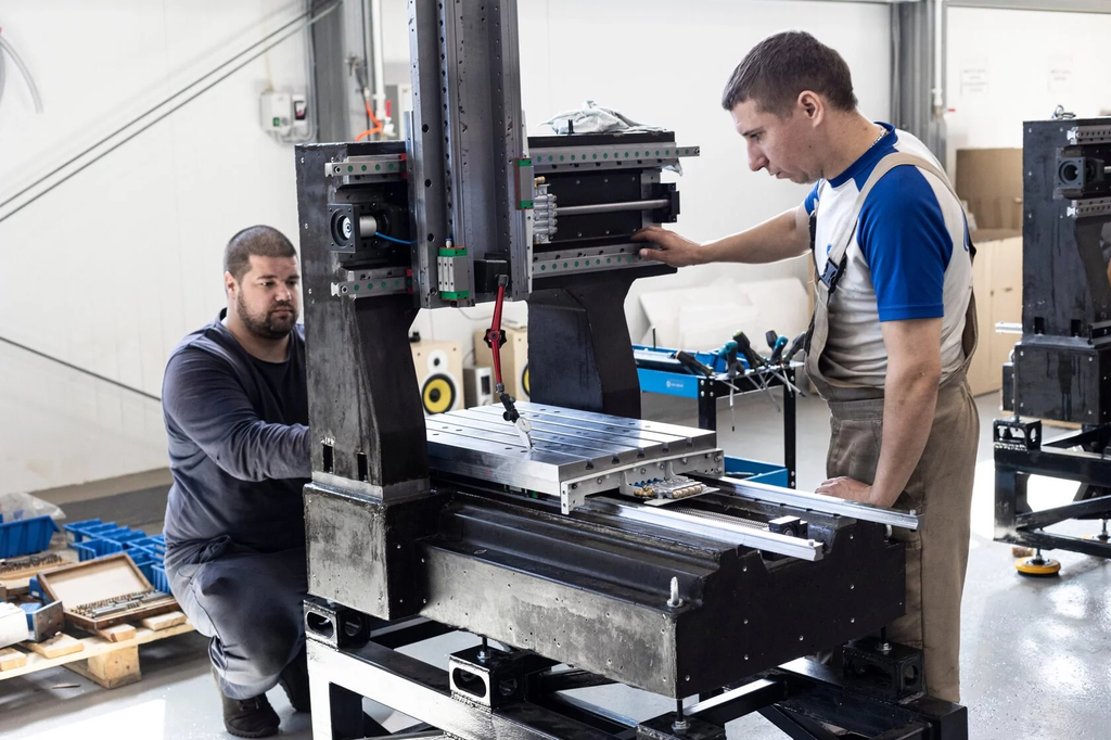 Вертикальный фрезерный центр КВАНТ MG-1 (производства Россия)