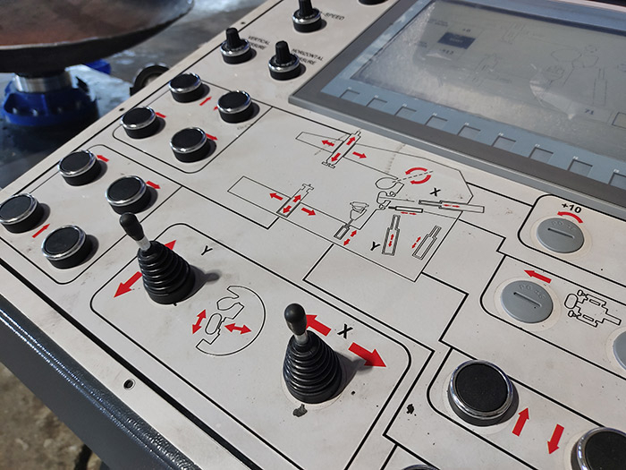 Кромкогибочная машина для отбортовки кромки днищ BFM35xD