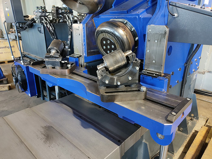 Кромкогибочная машина для отбортовки кромки днищ BFM35xD