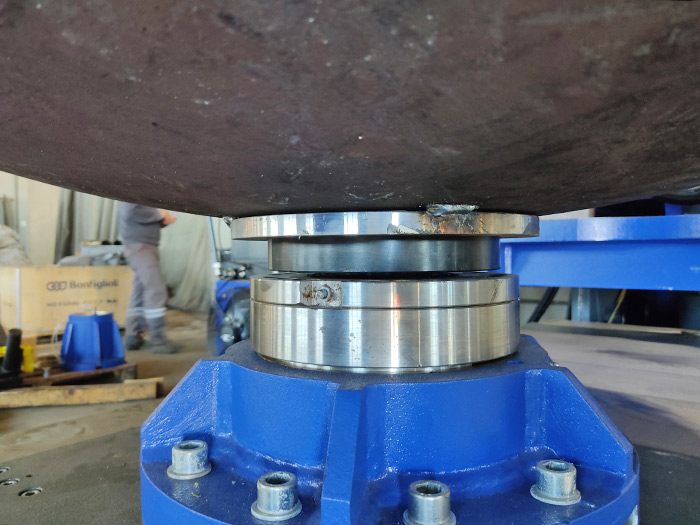 Кромкогибочная машина для отбортовки кромки днищ BFM35xD