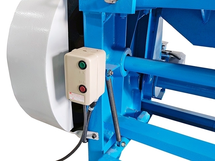 Электромеханическая гильотина Q11 3x1300