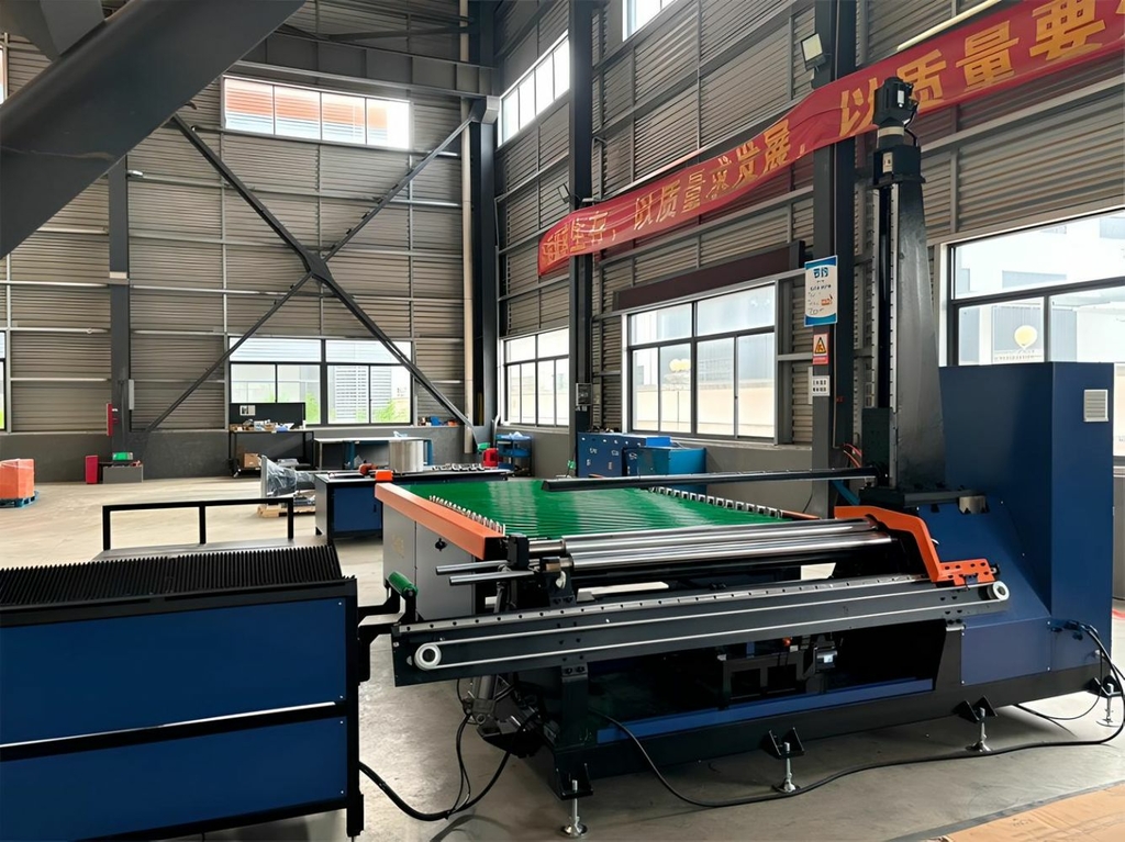 Автоматический вальцовочный станок FBM 1.5x1300