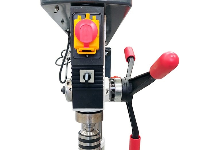 Вертикально-сверлильный станок B32F