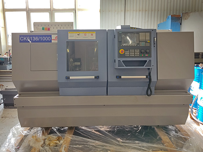 Токарный станок CK6136/1000 с плоской станиной с ЧПУ Siemens 808D
