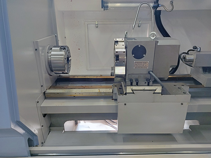 Токарный станок CK6136/1000 с плоской станиной с ЧПУ Siemens 808D