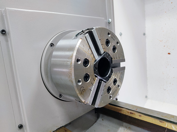 Токарный станок CK6136/1000 с плоской станиной с ЧПУ Siemens 808D