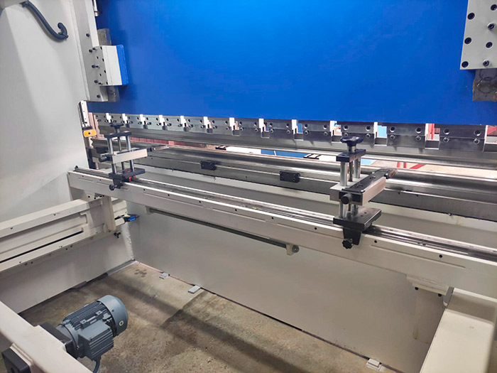 Гидравлический вертикально-гибочный пресс COMPACT-31175