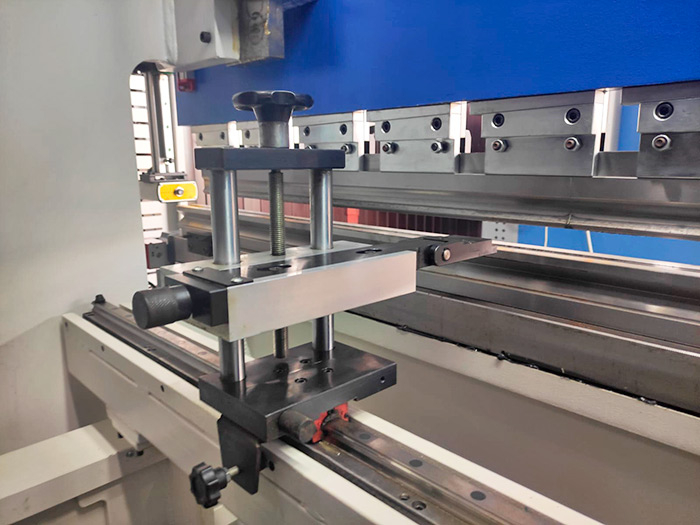 Гидравлический вертикально-гибочный пресс COMPACT-31175