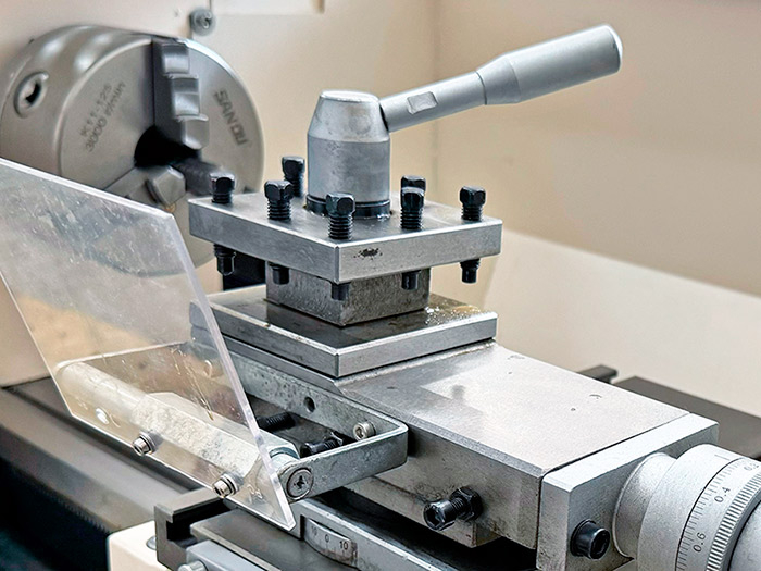 Токарный станок FML 280х700 (выставочный образец)